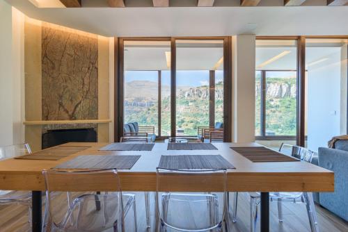 設施, Vantage - 2 BR Apt by The Valley in Kfardebian in 法拉雅
