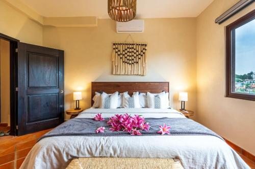 Casa Lupitzin - Centro Getaway Pool, HotTub, CityView, FreeParking, BBQ - San Miguel de Allende in San Miguel de Allende, Mexico