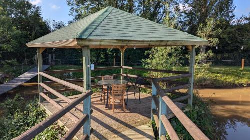 Dārzs, Sunset Retreats The Double Hobbit in Ombersley