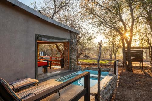 Foxy Crocodile Bush Lodge & Kruger Safari's - No Loadshedding