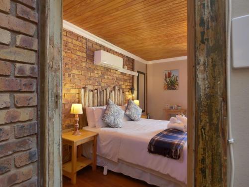 Autumn Breeze Manor Guest House