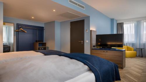 room detail thumbnail 1