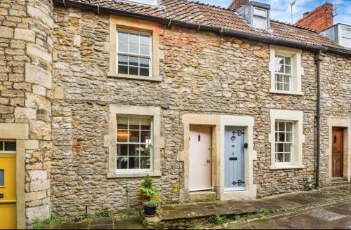 Rose & Star Cottage, Frome (photo 6)