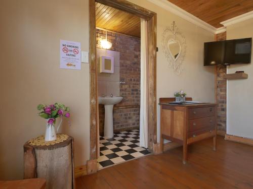 Autumn Breeze Manor Guest House