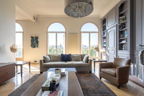 Luxury 4 Bedroom Eiffel Tower View, Paříž