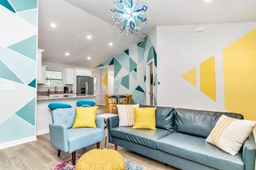 Bright & Colorful New Home 10 Min from Rainbow Springs in Dunnellon, Vereinigte Staaten von Amerika