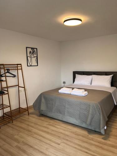 1 queen bed