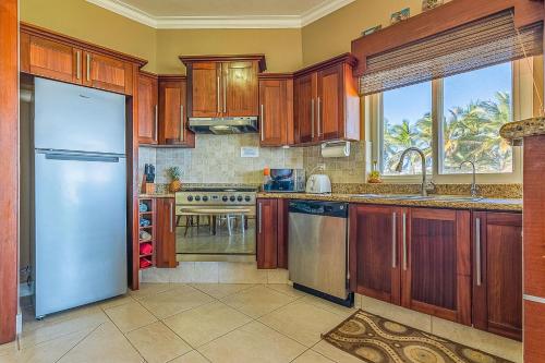 Truly Beachfront at Quiet Beach Truly Beachfront at Quiet Beach