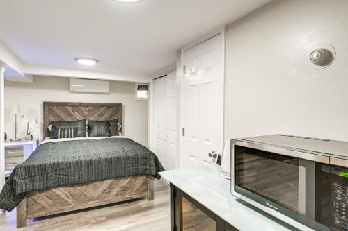 Walkable Elmont Studio 19 Mi to New York City! detail