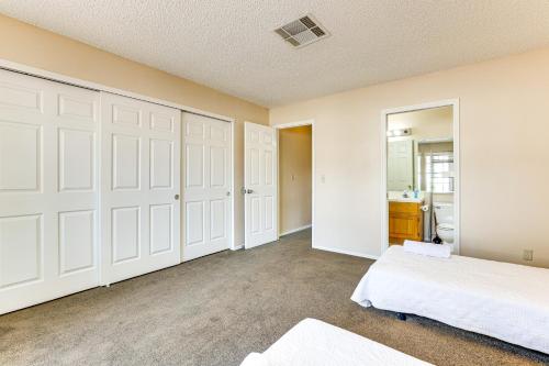 Furnished Patio, Fenced Yard Home in Green Valley