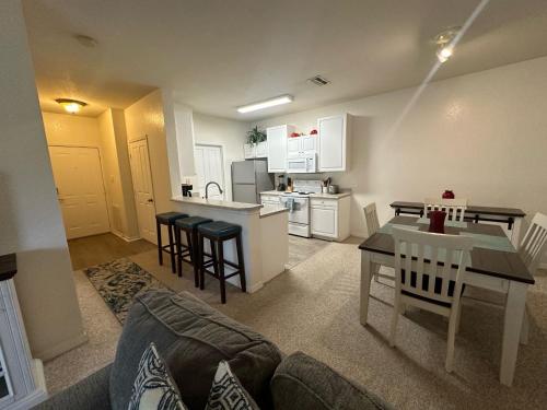 Second Floor 2-Bedroom Condo in Southern Dunes in Haines City, USA