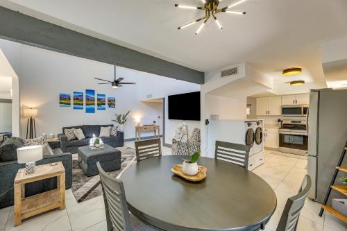 Private Putting Green and Patio Sun Lakes Home! in ซันเลค