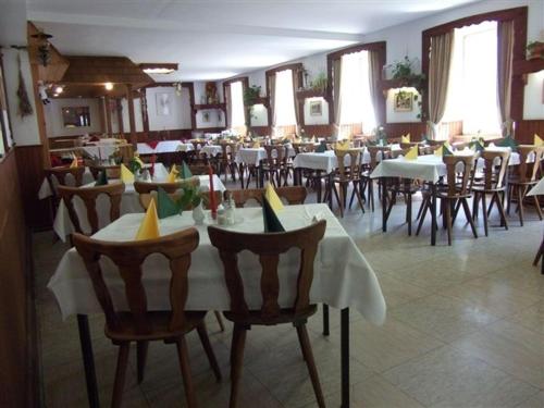 Europaisches Gaste- und Seminarhaus Ideally located in the prime touristic area of Todtmoos, Europäisches Gästehaus promises a relaxing and wonderful visit. The property features a wide range of facilities to make your stay a pleasant