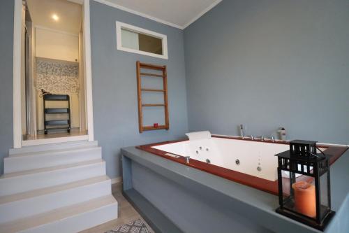 Pezsgőfürdő, Villa Lux Cinque Terre in Ceppo