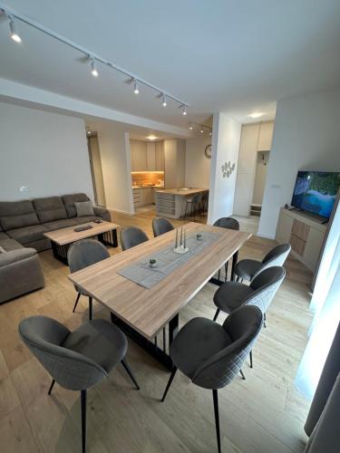 . Fratelli Apartments