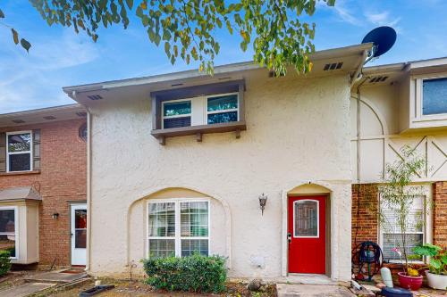 Serenity Stays in Grand Prairie, USA