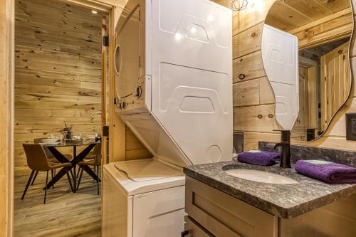 English Mountain Hideaway in Sevierville, USA