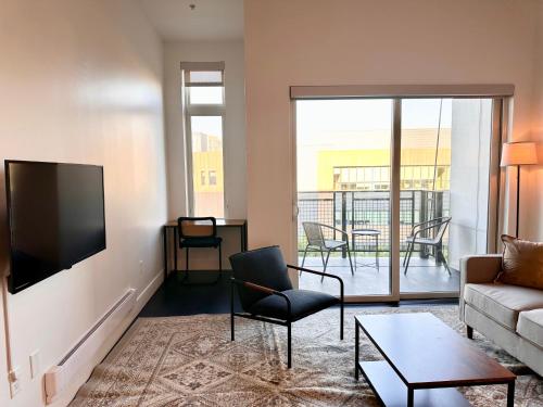 Flexhome Skywalk to Fiserv U9 with Rooftop Gym Parking in Milwaukee, USA