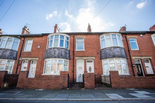 Balmoral Gardens - Vacant Nests in North Shields