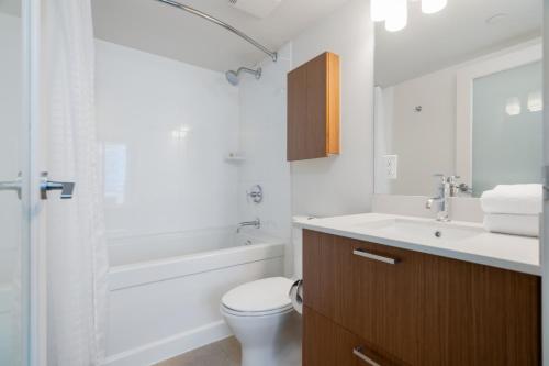 Two-Bedroom Deluxe Apartment image 4
