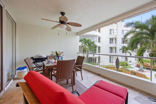 Tropical Beachfront Private Balcony and BBQ Pool in Nuevo Vallarta , Mexico
