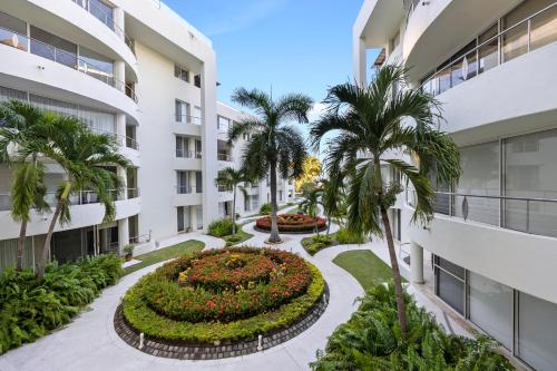 Tropical Beachfront Private Balcony and BBQ Pool in Nuevo Vallarta , Mexico