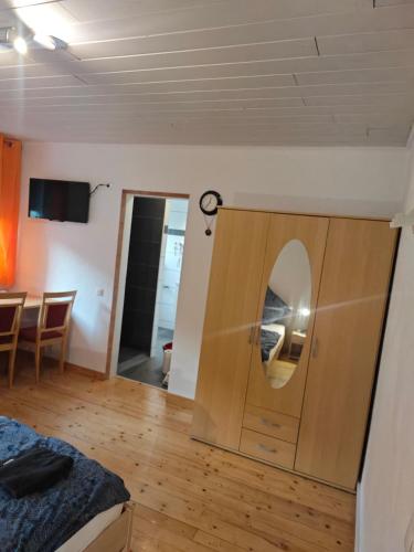 Neu Maisonette Haus jedes Zimmer mit eigenem Bad , Schlafen wie im Hotel mit Einbauküche (Neu Maisonette Haus jedes Zimmer mit eigenem Bad , Schlafen wie im Hotel mit Einbaukuche) in Eschweiler