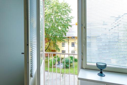 GuestFirst- Vibrant Helsinki Stay 5 Min to Design District, Helsinki (foto 10)