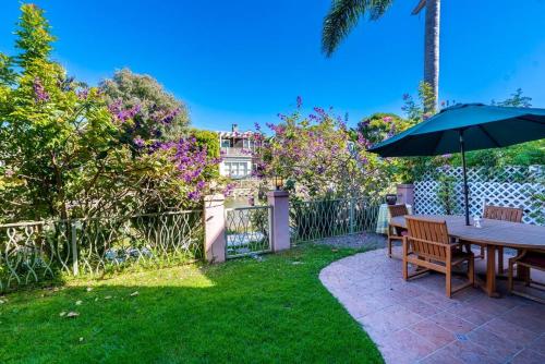 House on the canal in Venice, Los Angeles (photo 9)