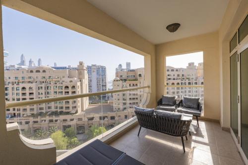 Luxury at Al Hamri Jumeirah Shoreline 2 Bed Free beach access, Dubai (photo 4)