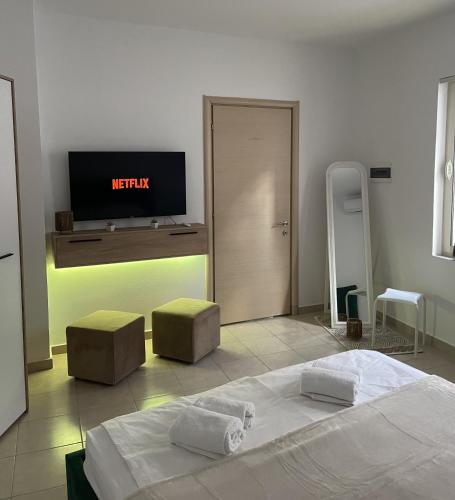 Nona's Apartment, Tirana