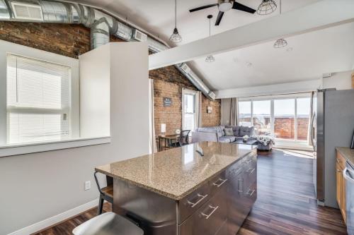 2BR with amazing views - UC - OTR - Downtown in Cincinnati, USA