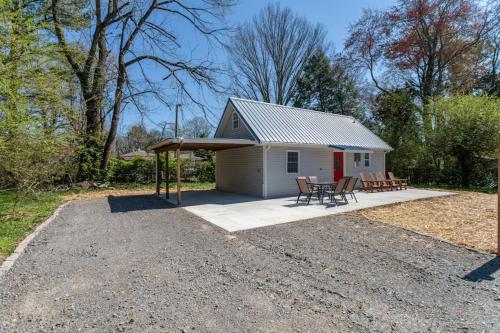 Sweet Tea Cottage 1BR and Loft in Murfreesboro, USA