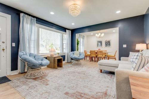 Professionally Designed 4BD Central location