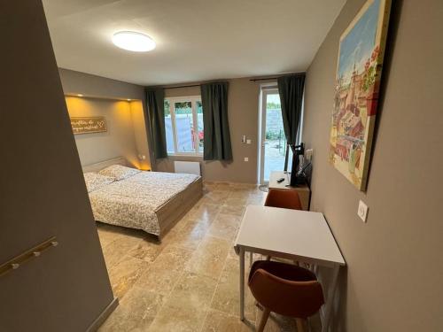 Studio terrasse in Mirabel Aux Baronnies