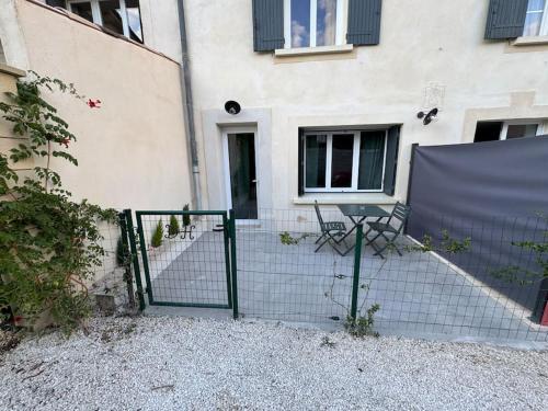 Studio terrasse in Mirabel Aux Baronnies