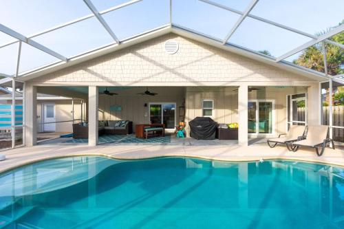 Kilátás, Sandcastle Harbor Pool and FirePit in Ponce Inlet (FL)