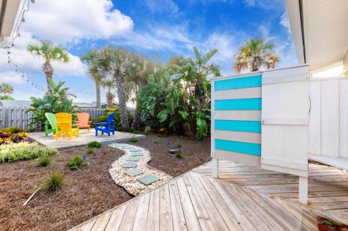 Zuhanyzó, Sandcastle Harbor Pool and FirePit in Ponce Inlet (FL)