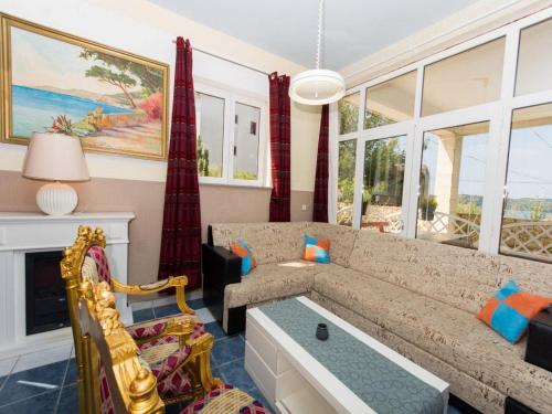 Villa Stil - Two Bedroom Apartment with Terrace and Sea View Premium, Trogir (Traù) (foto 6)