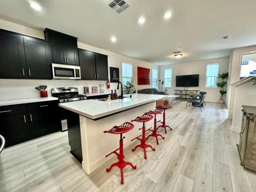 Cocina, Charming and Modern 3-Bedroom Home in Rocklin in Rocklin (CA)