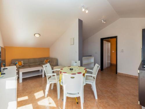 Apartments Ilija Njavro - One Bedroom Apartment with Terrace and Sea View