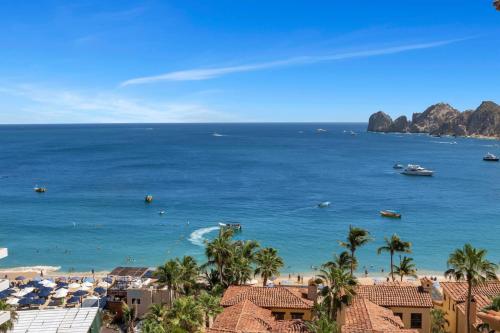 4BD 2-level Penthouse 5-Star Beachfront Paradise. in Cabo San Lucas, Mexico