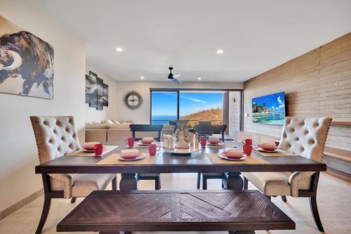 2BD-2BA Overlooking Quivira above Sunset Beach in Cabo San Lucas, Mexico