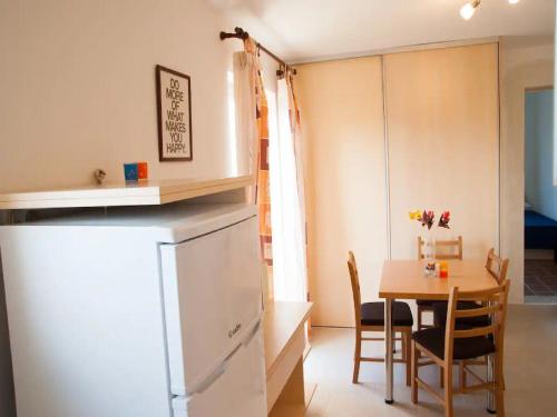 virtuve, Apartments Paula - One Bedroom Apartment with Terrace 1 in Jezera