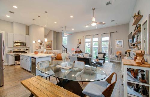 Modern Luxury 3-BD Mins to DT w Rooftop in Houston, USA