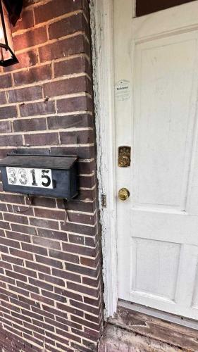 The Highland Hideaway 5 Min to Five Points - image 7