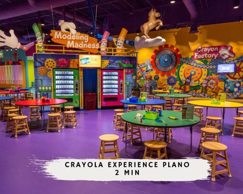 Elegant & Luxurious 4BD Living w Pool Patio BBQ in พลาโน (TX)