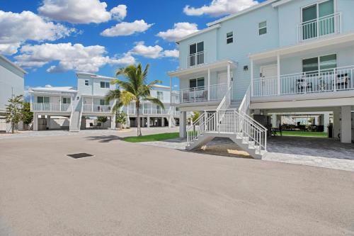 Ocean Side Paradise Awaits in Marathon, USA