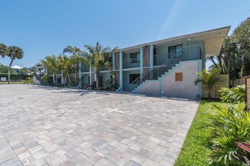 400 South, Cocoa Beach