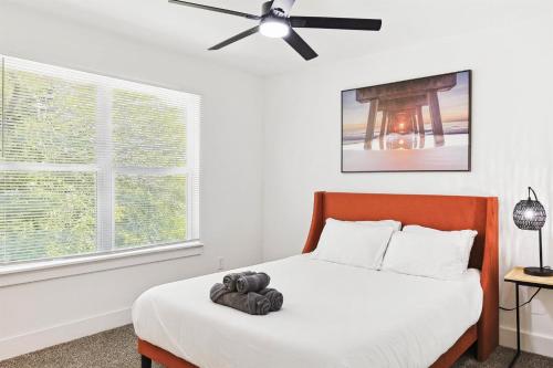 Heart of Dallas 2-BD Yard in Bishop Arts in Dallas, USA